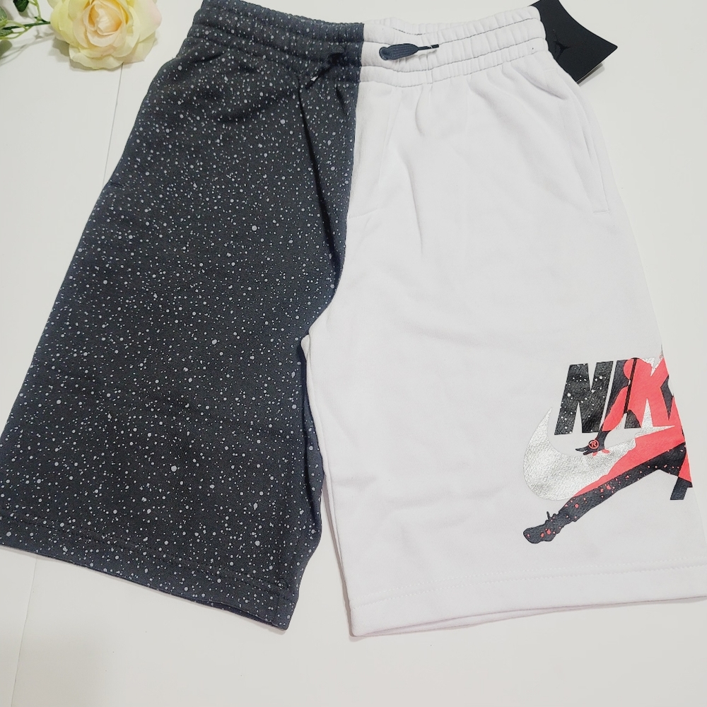 Nwt All white Jordan Boys short.Size L - Picture 7 of 7